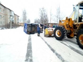 В Вологодской области на ровном месте перевернулся автомобиль Почты РФ (ФОТО)