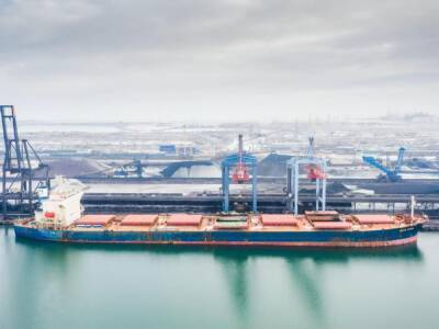 ДТЭК Ахметова приобрел дополнительно четыре судна угля из США и Колумбии для отопительного сезона