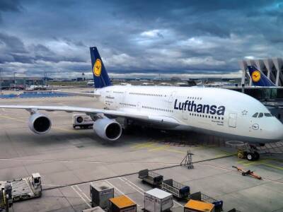 Немецкая Lufthansa снова переносит некоторые ночные авиарейсы в Украину - unn.com.ua - Москва - Россия - США - Украина - Киев - Львов - Германия - Канада - Одесса