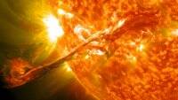На Солнце произошел мощный выброс: NASA опубликовало видео