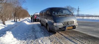 Сотрудники полиции оказали экстренную помощь сахалинскому водителю