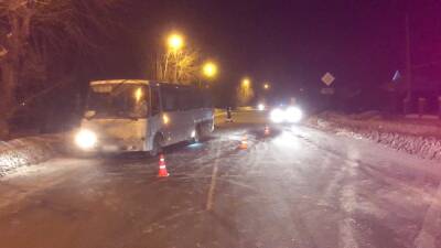 В Екатеринбурге автобус с пассажирами насмерть сбил мужчину