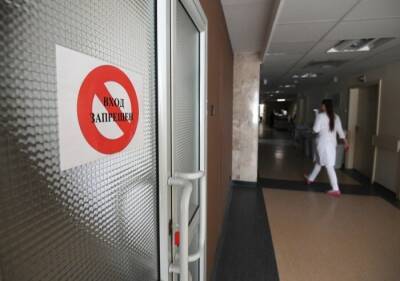 Около 80% медиков Хабаровского края могут уйти на больничный на пике распространения штамма "омикрон"