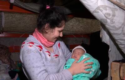 Беженки с новорожденными после месяца проживания в кризисной комнате вернулись в центр для мигрантов (+видео)