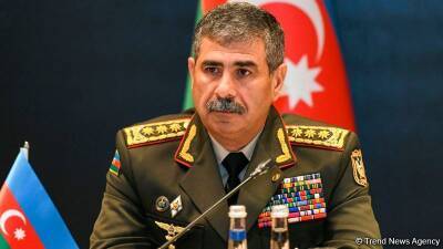 Началась поездка Министра обороны Азербайджана в Иран