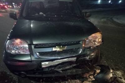 В Кургане водитель поспешил при выезде с заправки и устроил ДТП