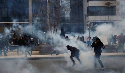 Протестующие против ковидных ограничений разгромили офис дипломатов ЕС в Брюсселе