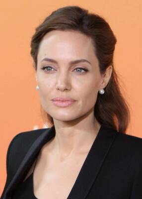 Анджелина Джоли - Бред Питт - Брэд Питт - Джон Депп - Эмбер Херд - Анджелина Джоли завела роман с известным музыкантом The Weeknd - lenta.ua - Украина