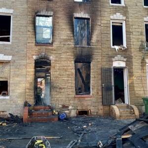 В США трое спасателей погибли при тушении огня в жилом доме