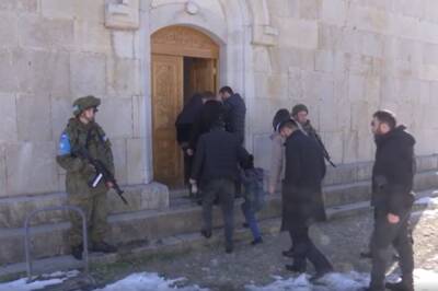 Паломники посетили монастырь Амарас в Карабахе при содействии миротворцев