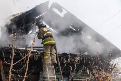 В Кургане загорелся жилом дом. ГУ МЧС сообщает о пострадавшем