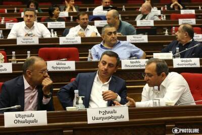 Армянская оппозиция примеривается к борьбе за президентский пост