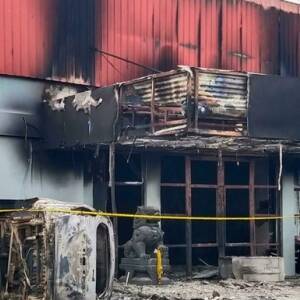 В результате пожара и драки в караоке-баре в Индонезии погибли 19 человек