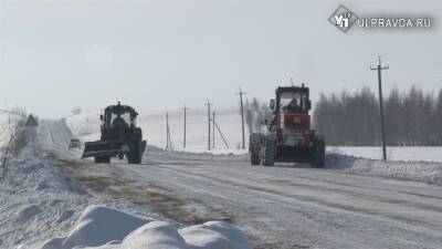 На трассах расчистили, во дворах – продолжают. Как в Ульяновской области убирают снег