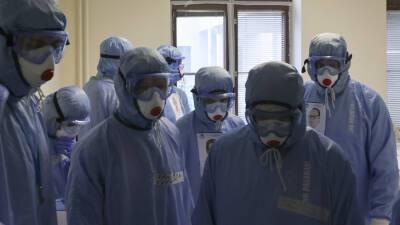 Коронавирус не отступает: регионы России бросают все силы на борьбу с пандемией