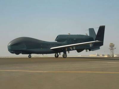 США запустили стратегический беспилотник RQ-4 Global Hawk для разведки на Донбассе