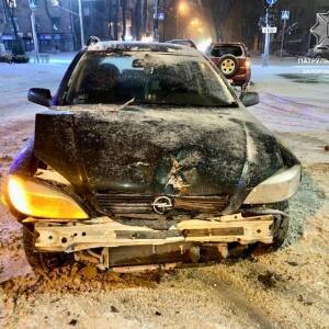 На перекрестке в Запорожье столкнулись два автомобиля. Фото