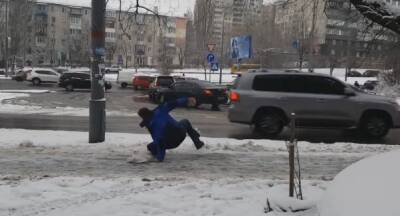 Шнуров выпустил третий клип о коммунальном коллапсе в Петербурге и губернаторе Беглове