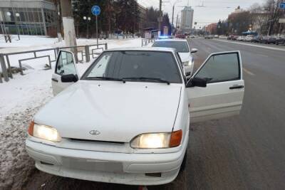 В Твери упрямый водитель игнорирует дорожные правила и полицейских