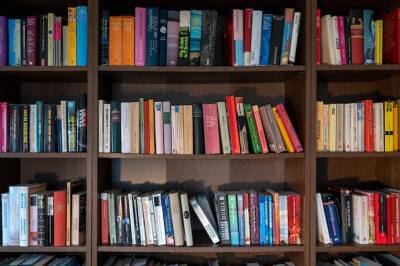 Увеличить количество книжных в пять раз: депутаты сделали шаг к поддержке украинской книги
