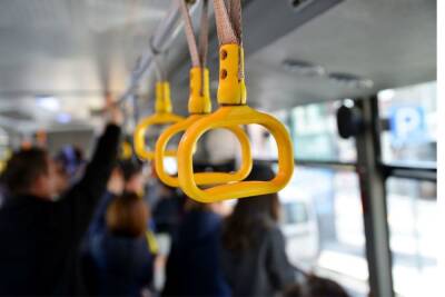 Тиктокер-провокатор довел кондуктора в петербургском автобусе до нервного срыва