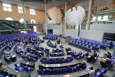 Германия: В Бундестаге статус переболевшего действует, как и раньше, 6 месяцев