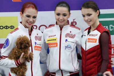 Валиева выступила перед Путиным во время встречи президента с олимпийцами. ВИДЕО