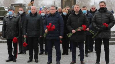 Вадим Кстенин возложил цветы к Вечному огню в годовщину освобождения Воронежа от фашистов