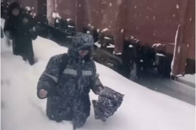 Снежный коллапс в Краснодарском крае: полуметровые сугробы и заваленные поезда