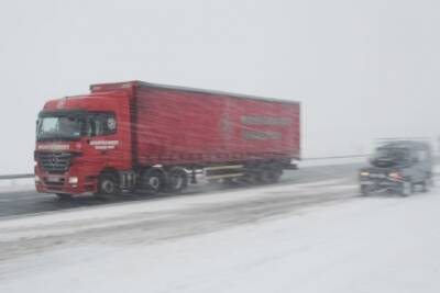 Из-за масштабного снегопада в Греции заблокированы тысячи машин
