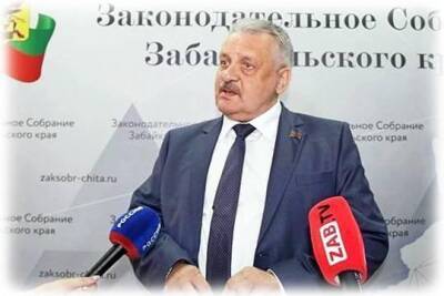 Забайкальский депутат призвал отстреливать бродячих собак, а также ставить к стенке тех, кто их защищает