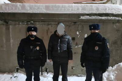 В Рязани 39-летний рецидивист похитил у соседки планшет
