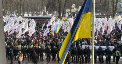 В Киеве продолжаются протесты ФЛП: предприниматели пытаются штурмовать Верховную Раду