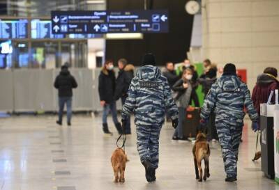 Неизвестные "заминировали" рейс в аэропорту Южно-Сахалинска