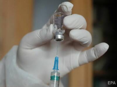 В Украине минимум одну дозу вакцины против COVID-19 получило 49% взрослого населения – Минздрав