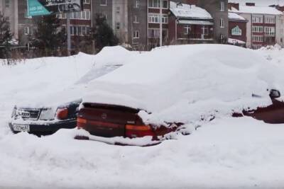 В администрации Смоленска рассказали, что мешает убирать снег