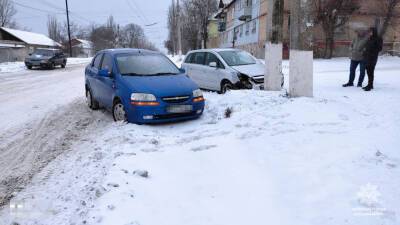 Неудачный маневр: На центральной улице Лисичанска столкнулись автомобили