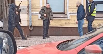 У здания СБУ в центре Киева произошла стрельба (видео)
