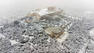Сильный снегопад обрушился на Грецию