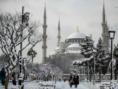 Украинцы не могут вылететь из Стамбула из-за снегопадов. Дипломаты оказывают им помощь - gordonua.com - Украина - Турция - місто Киев - Стамбул - Киев