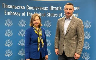 Кличко обсудил терроборону Киева с послом США