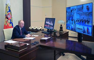 Развитие науки и спорта: что Путин обсудил со студентами и олимпийцами