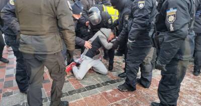 Протесты ФЛП под Радой: пострадали более 20 человек, полиция начала два расследования (видео)