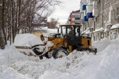 В Комсомольске-на-Амуре снег убирают новые машины