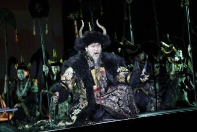 В Улан-Удэ на Сагаалган покажут эпическую оперу «Энхэ-Булат батор»