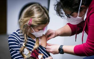 Гинцбург заявил о небходимости вакцинировать от COVID-19 до 80 процентов детей