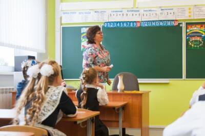 Девять педагогов ивановских сельских школ получат выплаты в рамках программы Земский учитель