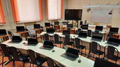Более 2 тысяч классов петербургских школ перешли на удаленку из-за COVID-19