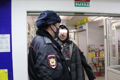Продавец и трое посетителей сыктывкарского ТЦ "Калевала" нарушили масочный режим