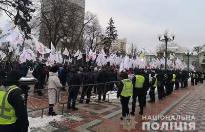 Протестующие предприниматели в Киеве столкнулись с полицией, пострадали более 20 человек